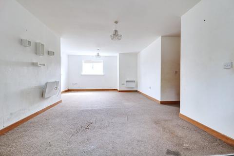 2 bedroom ground floor flat for sale, Kendal, Purfleet-on-Thames RM19