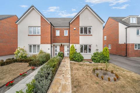 4 bedroom semi-detached house for sale, Dukeminster Road, Bedfordshire LU5