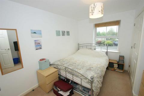 2 bedroom flat for sale, Sandringham Court, Moortown, Leeds