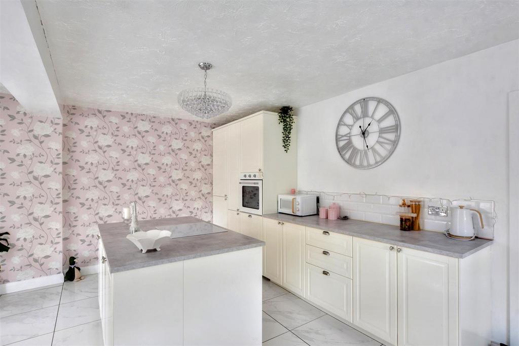 Kitchen (1).jpeg