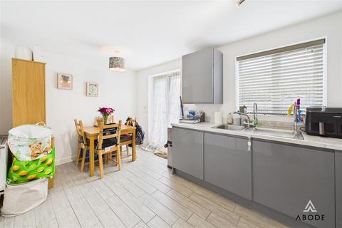 3 bedroom semi-detached house for sale, Knight Drive, Burton on trent DE13