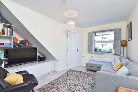 19 Trothy Road, London, SE1 5RR