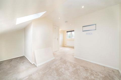 19 Trothy Road, London, SE1 5RR