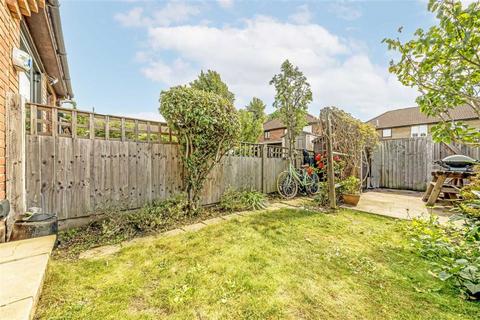 19 Trothy Road, London, SE1 5RR