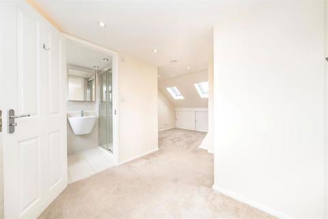19 Trothy Road, London, SE1 5RR