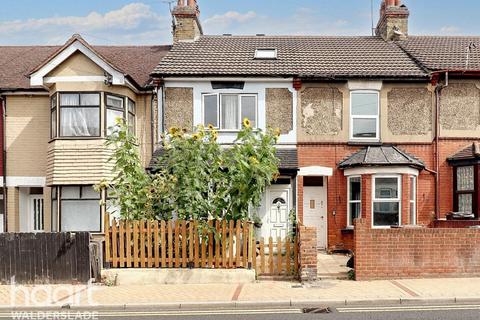 4 bedroom terraced house for sale, Luton High Street, Chatham