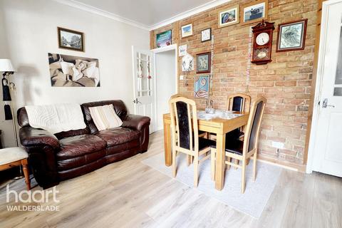 4 bedroom terraced house for sale, Luton High Street, Chatham