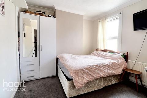 4 bedroom terraced house for sale, Luton High Street, Chatham