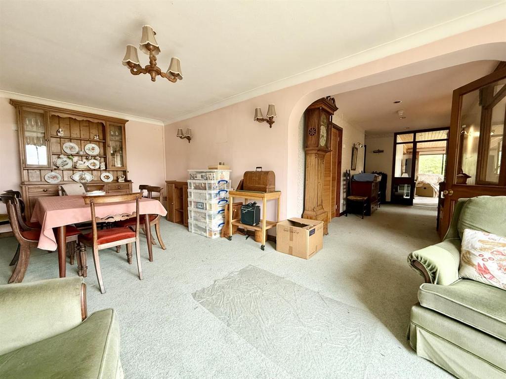 Dining Room.jpg