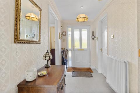 4 bedroom detached house for sale, St. Andrews Close, Hailsham
