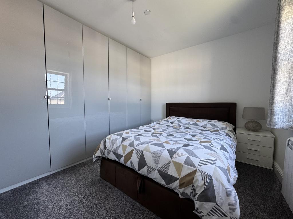 Front Bedroom 4
