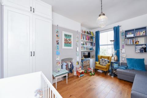 2 bedroom flat to rent, Mazenod Avenue, London, NW6