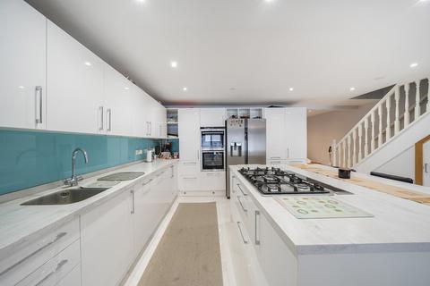 3 bedroom end of terrace house for sale, The Hoe, Carpenders Park, Hertfordshire