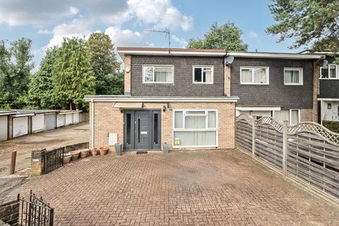 3 bedroom end of terrace house for sale, The Hoe, Carpenders Park, Hertfordshire