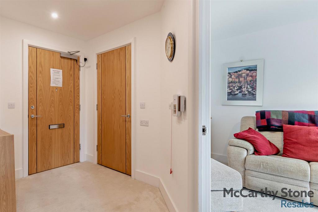 8661137-interior20-800.jpg