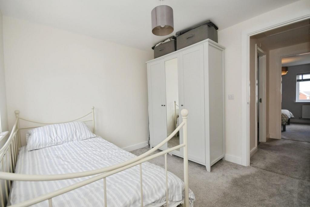 BEDROOM 2 03.jpg