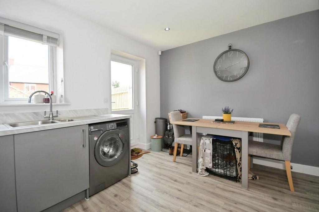KITCHEN 03.jpg