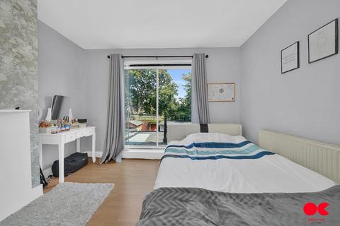 43 Tylehurst Gardens, Ilford, IG1 2QL