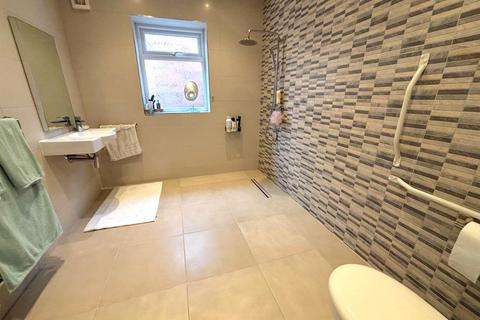 4 Beech Grove, Lymm, WA13 0PL