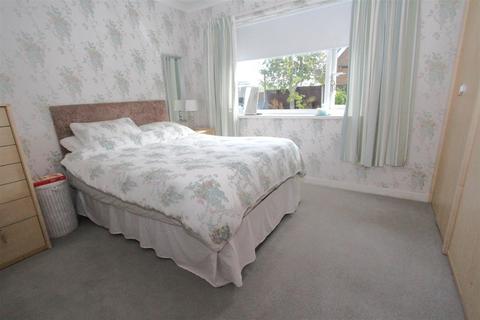 4 Beech Grove, Lymm, WA13 0PL