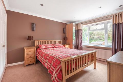 14 Chiltlee Close, Liphook, GU30 7BP