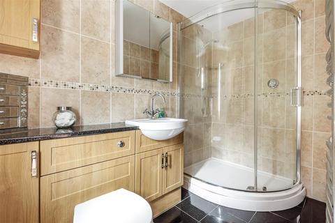 14 Chiltlee Close, Liphook, GU30 7BP