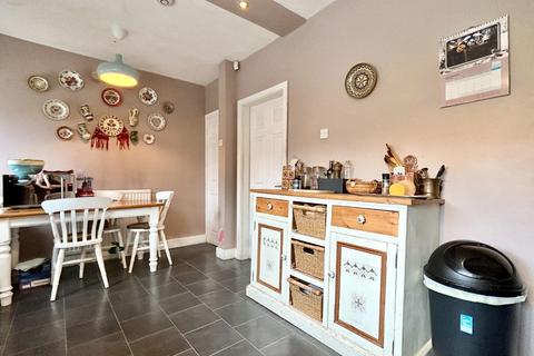 31 The Crescent, Bolton Upon Dearne, Rotherham, S63 8HS