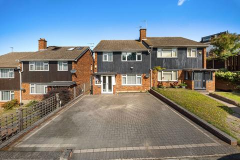 123 Coombfield Drive, Dartford, DA2 7LE