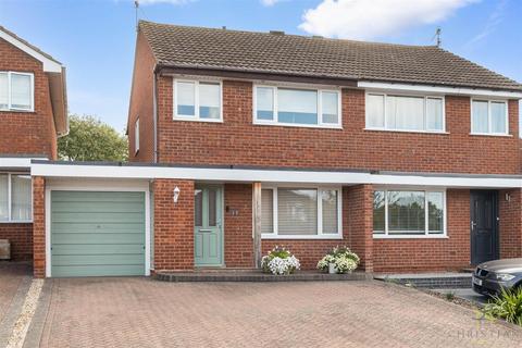 15 Almond Close, Evesham, WR11 1YH