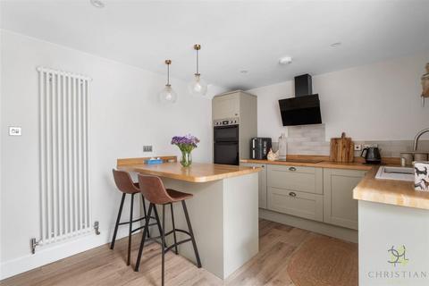 15 Almond Close, Evesham, WR11 1YH