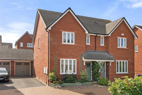4 Belfry Grange, Binfield, Bracknell, RG42 4JJ