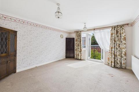 2 bedroom apartment for sale, St. Marys Road, Cromer
