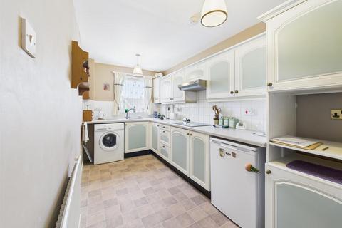2 bedroom apartment for sale, St. Marys Road, Cromer