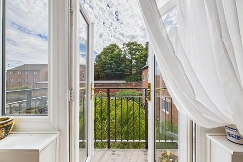2 bedroom apartment for sale, St. Marys Road, Cromer