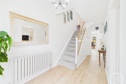 3 bedroom townhouse for sale, Brookhill Close, Leeds