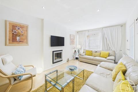 3 bedroom townhouse for sale, Brookhill Close, Leeds