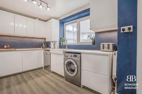 250 Manford Way, Chigwell, IG7 4AD