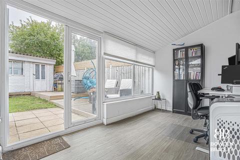 250 Manford Way, Chigwell, IG7 4AD