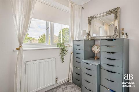 250 Manford Way, Chigwell, IG7 4AD