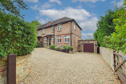 4 bedroom semi-detached house for sale, Amersham Road, High Wycombe, Buckinghamshire, HP13 6PL