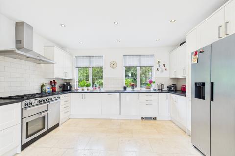 4 bedroom semi-detached house for sale, Amersham Road, High Wycombe, Buckinghamshire, HP13 6PL