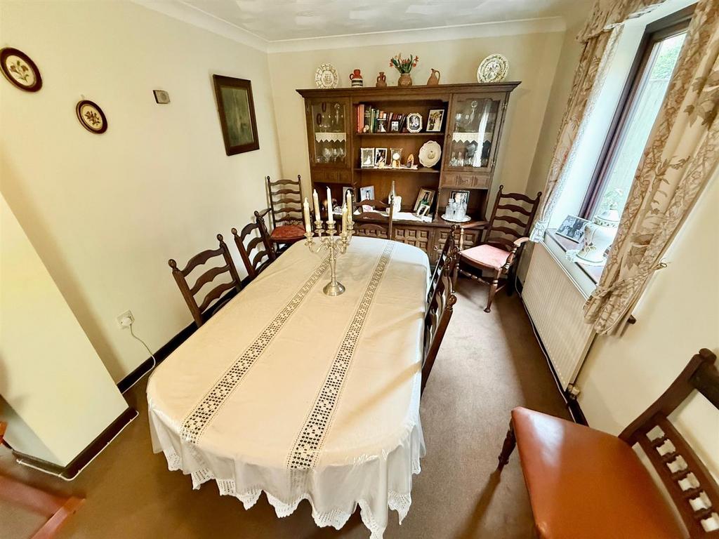 Open Plan Lounge/ Dining Room