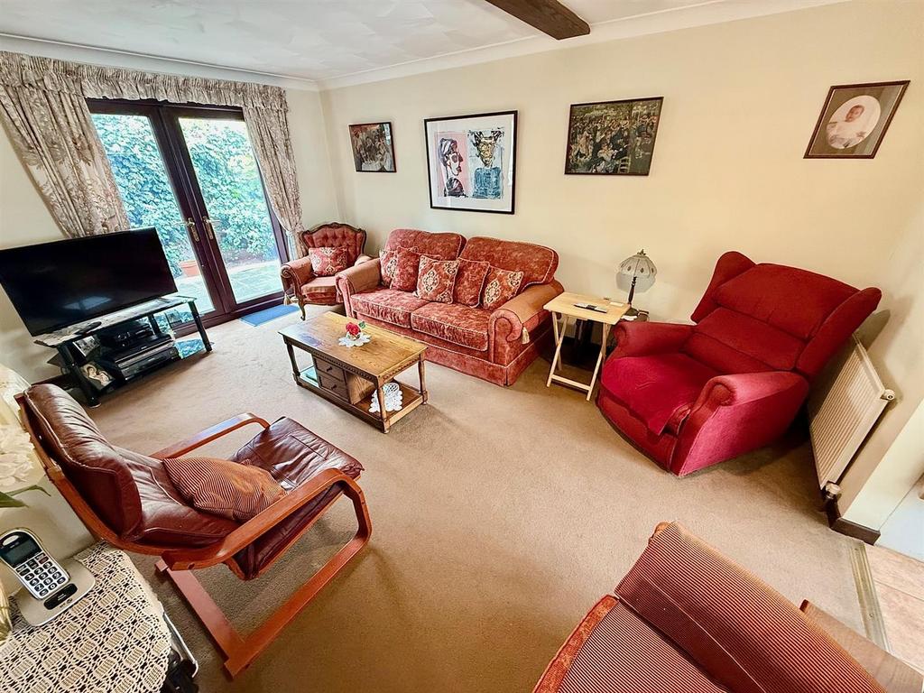 Open Plan Lounge/ Dining Room
