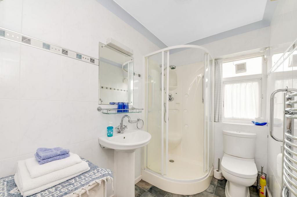 En suite shower room