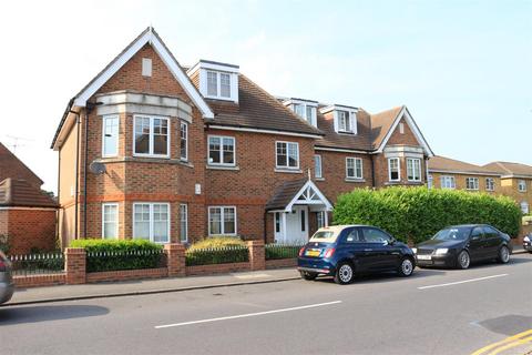 undefined, High Road, Byfleet