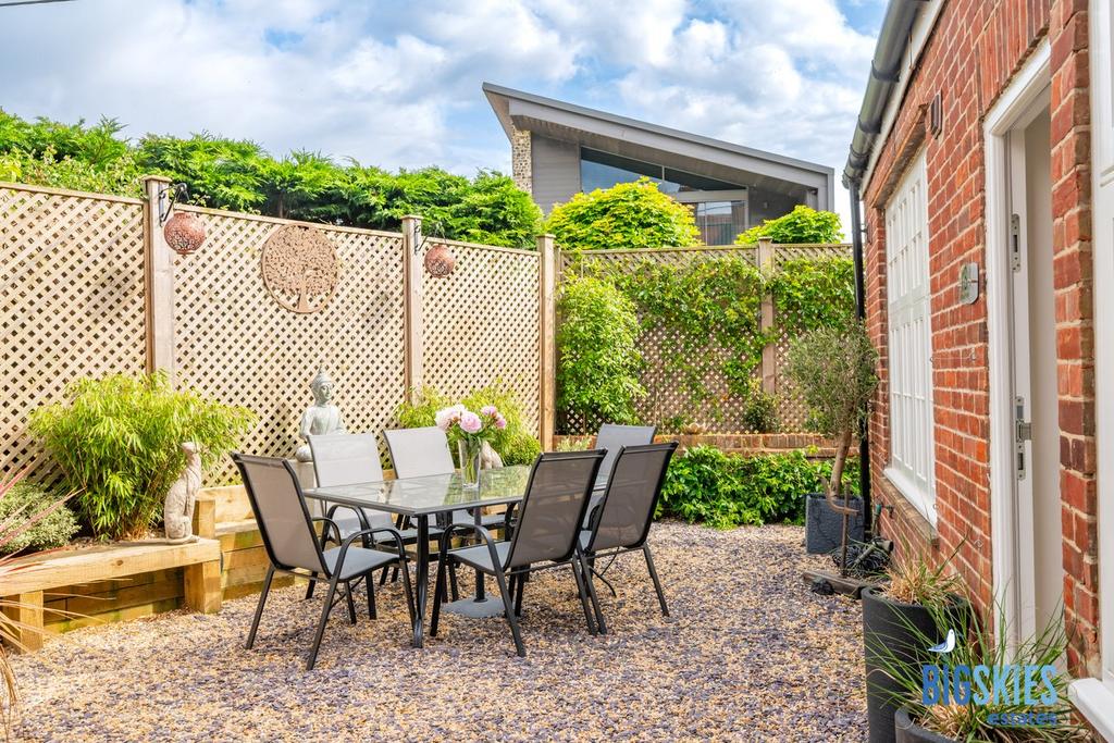 Private Courtyard
