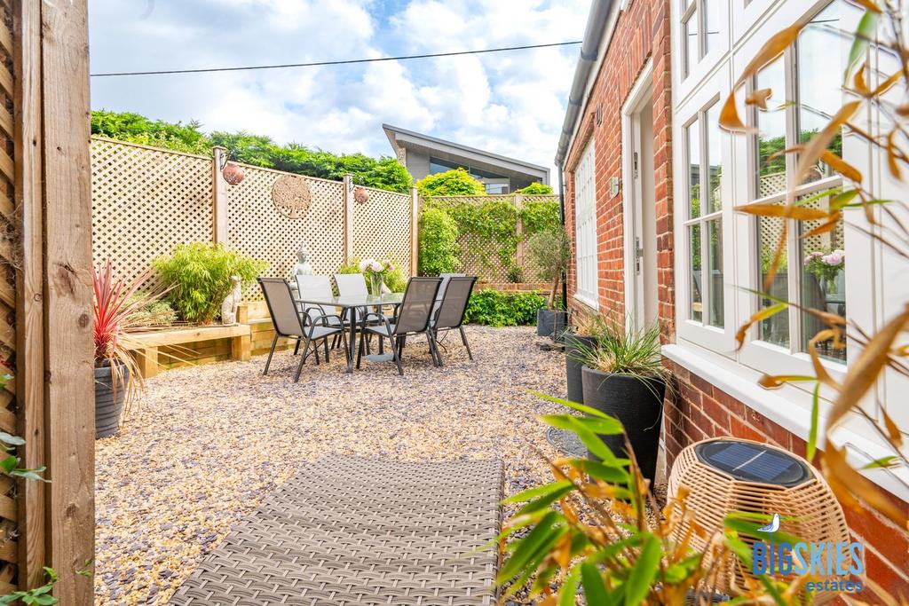 Private Courtyard