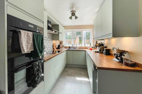 4 bedroom detached house for sale, Sevenfields, Highworth, Swindon, SN6