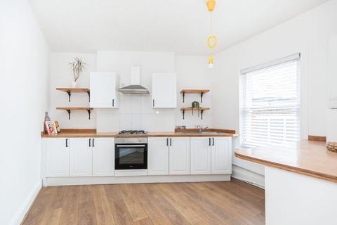 Flat B, Commercial Road, Bournemouth, BH2 5LX (near Durley Road & Top of Poole Hill)