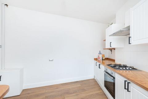 2 bedroom flat to rent, Flat B, Commercial Road, Bournemouth, BH2 5LX (near Durley Road & Top of Poole Hill)